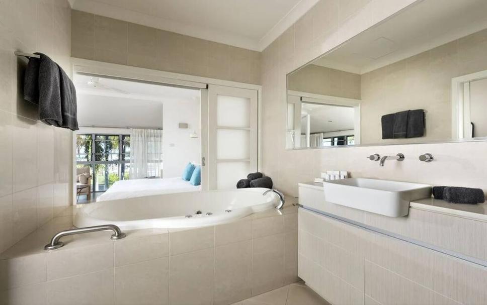 Mangrove Hotel Broome Dış mekan fotoğraf